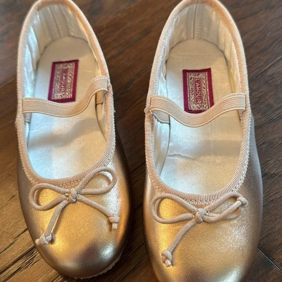 L'Amour Shoes | L'Amour Gold Dress Shoes for Kids | Color: Gold | Size: 10g | Aaw427's Closet